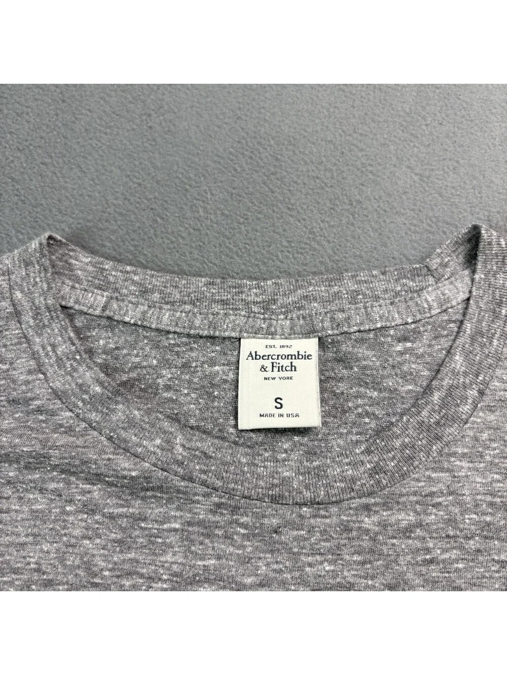 Vintage Abercrombie And Fitch Striped Pocket T Shirt Size Small Gray